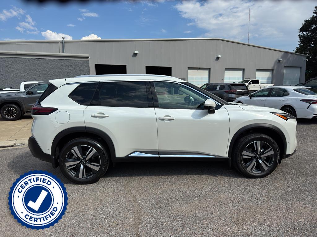 2023 Nissan Rogue SL photo 2