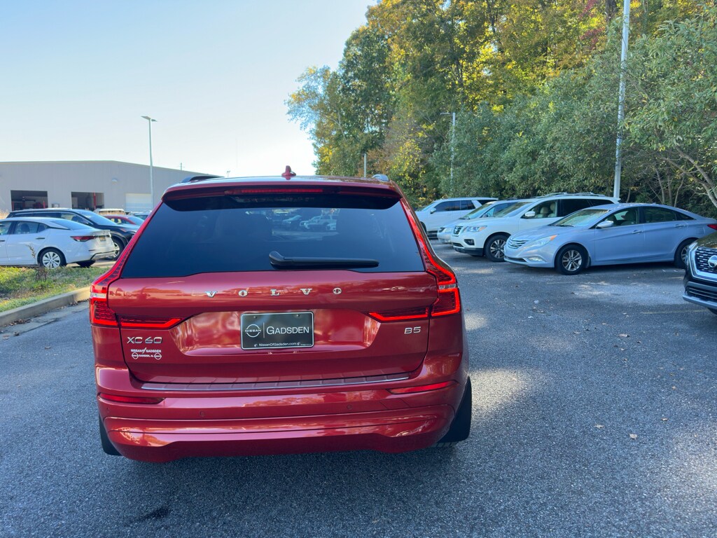 Used 2022 Volvo XC60 Momentum Sport Utility