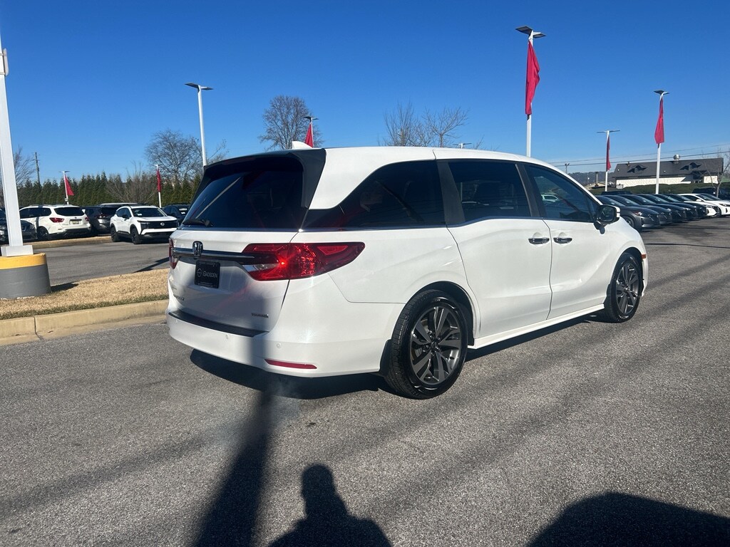 Used 2022 Honda Odyssey Touring Passenger Van