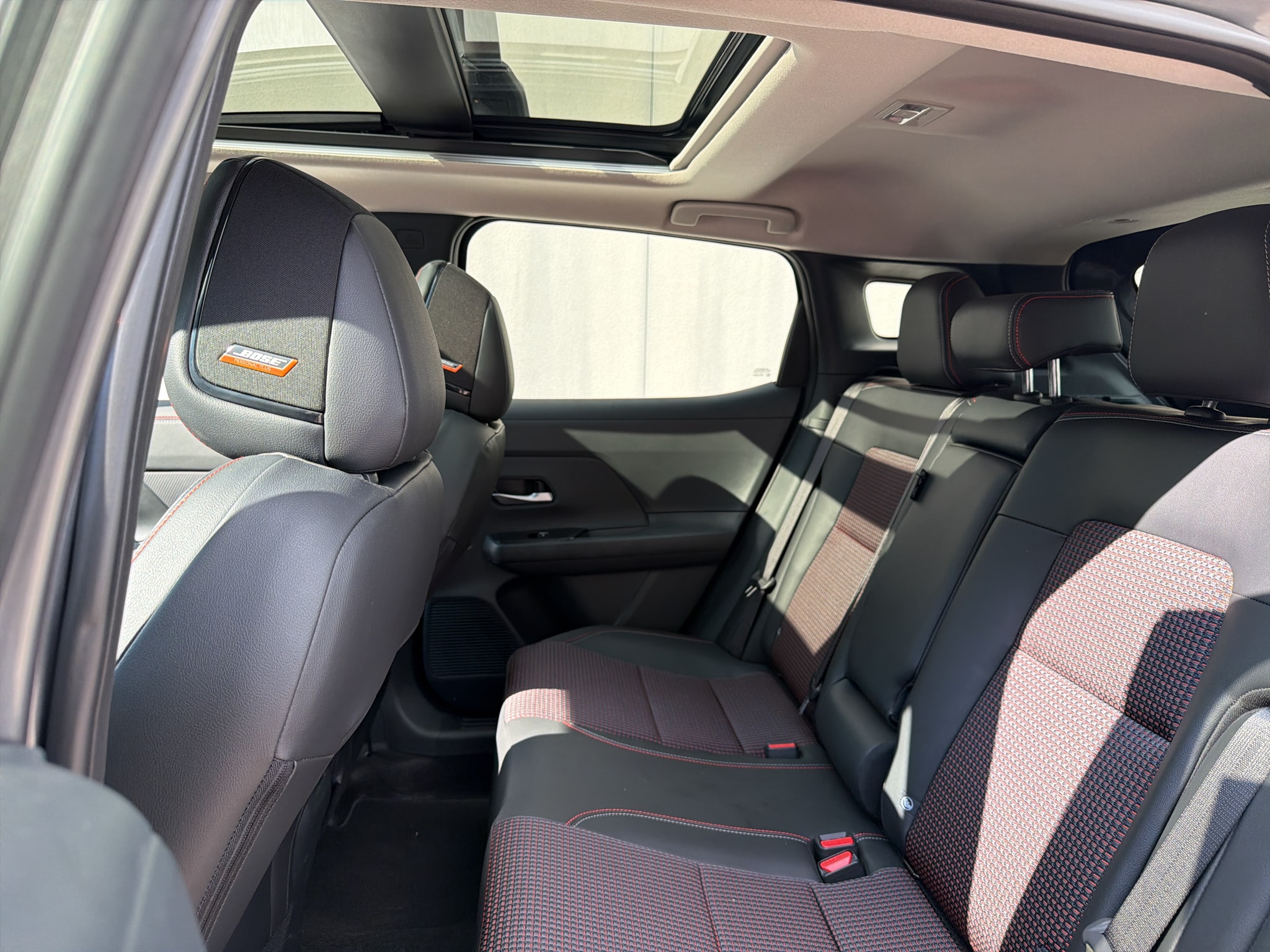 2026 Nissan KICKS SR - Photo 15