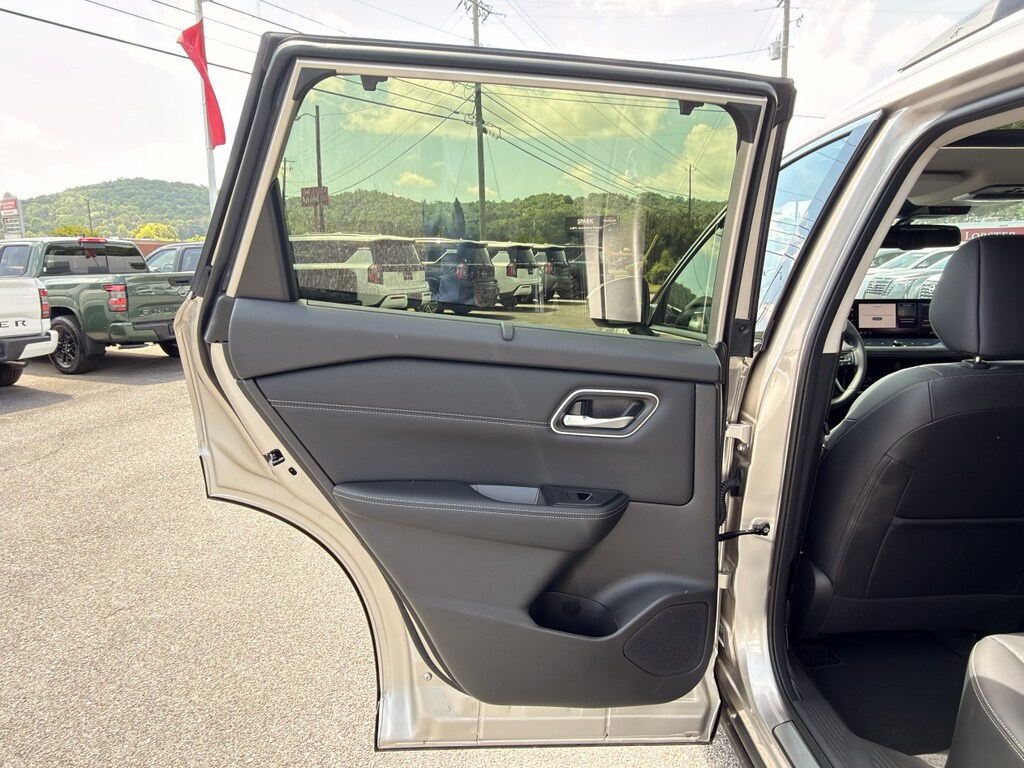 2026 Nissan Rogue Platinum - Photo 23