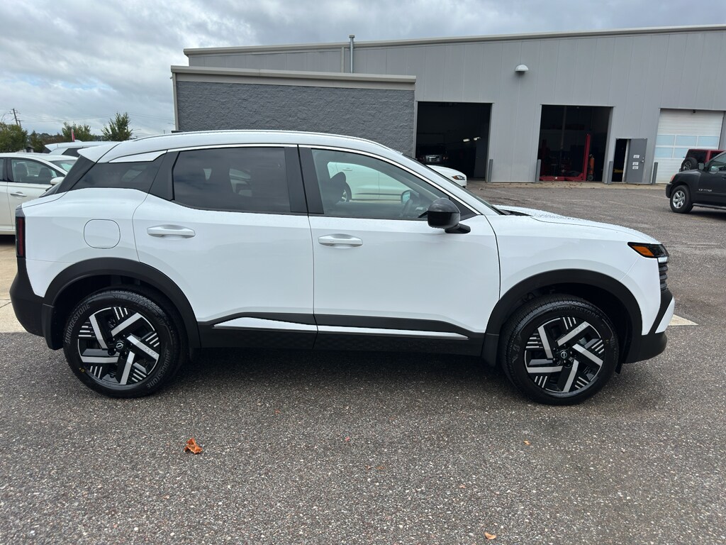 2026 Nissan Kicks SV photo 2