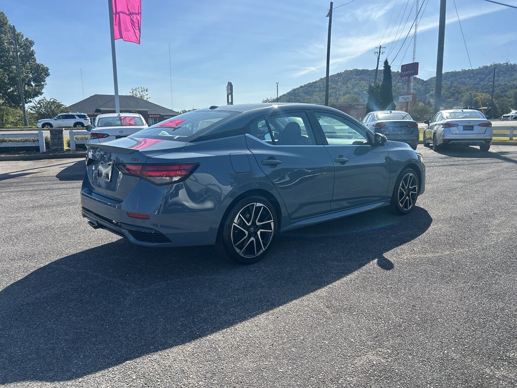 2025 Nissan Sentra SR photo 3