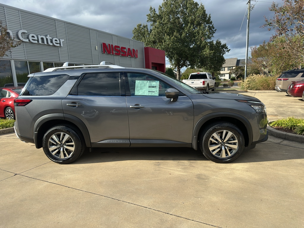 New 2025 Nissan Pathfinder SL SUV