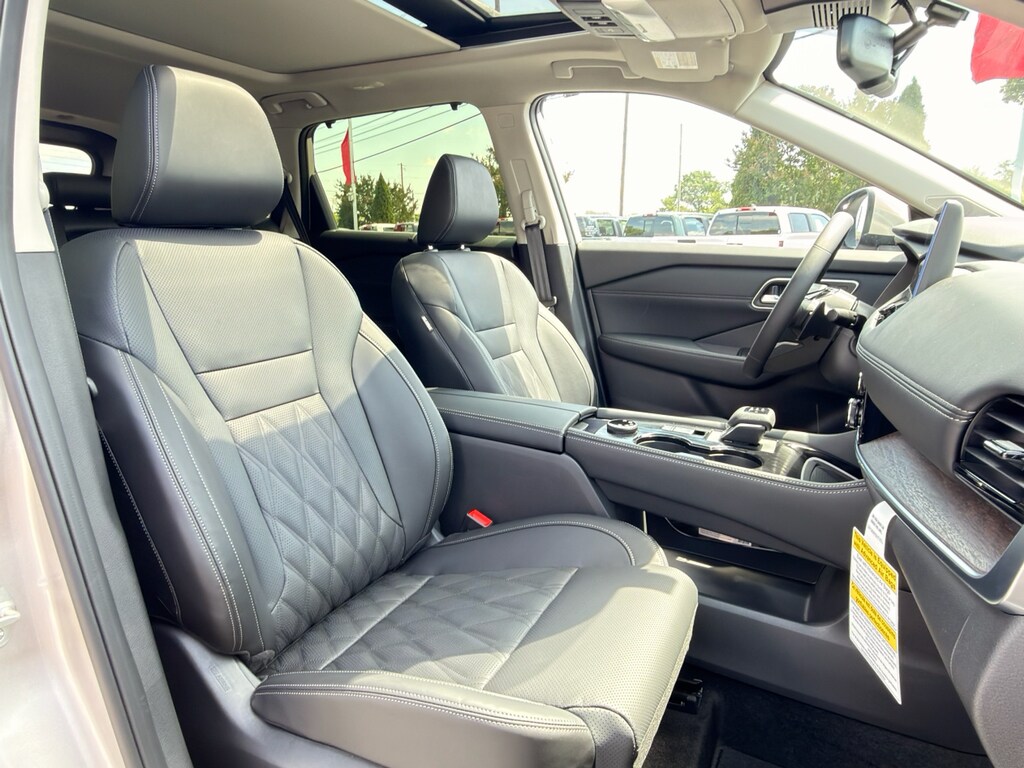2026 Nissan Rogue Platinum - Photo 16