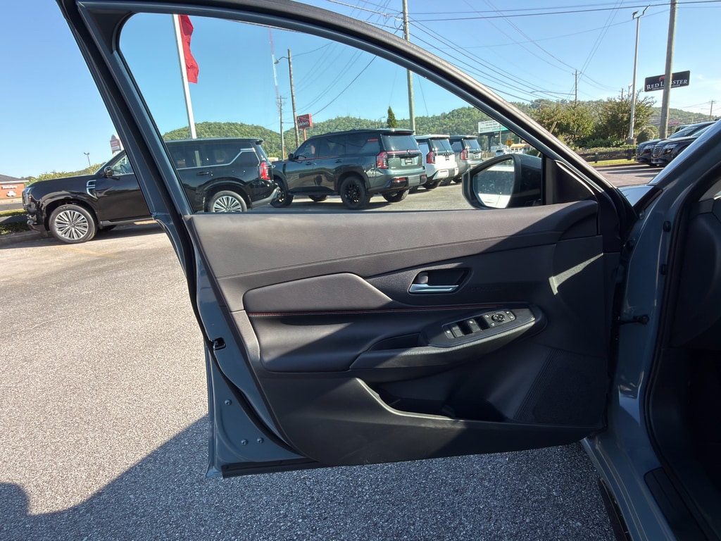 2026 Nissan Sentra SR - Photo 10