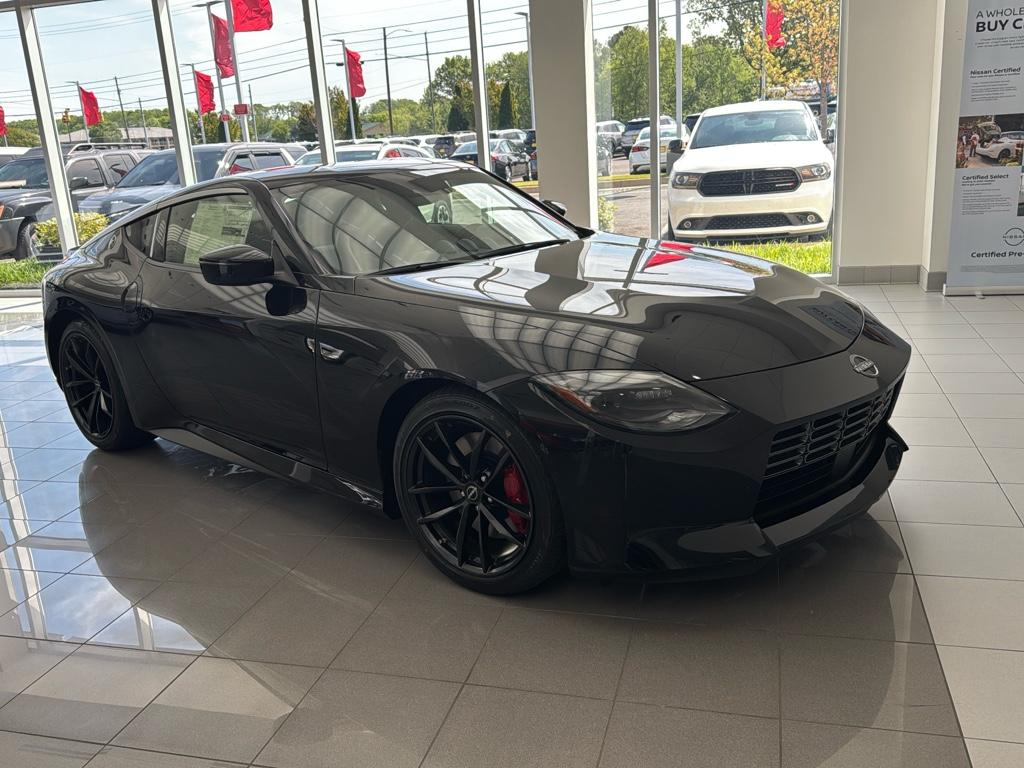 2025 Nissan Z Performance photo 3