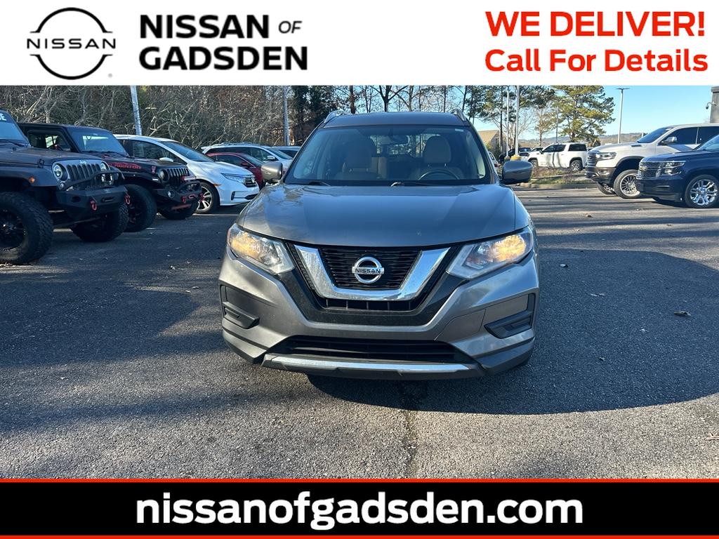 2017 Nissan Rogue SV's photo