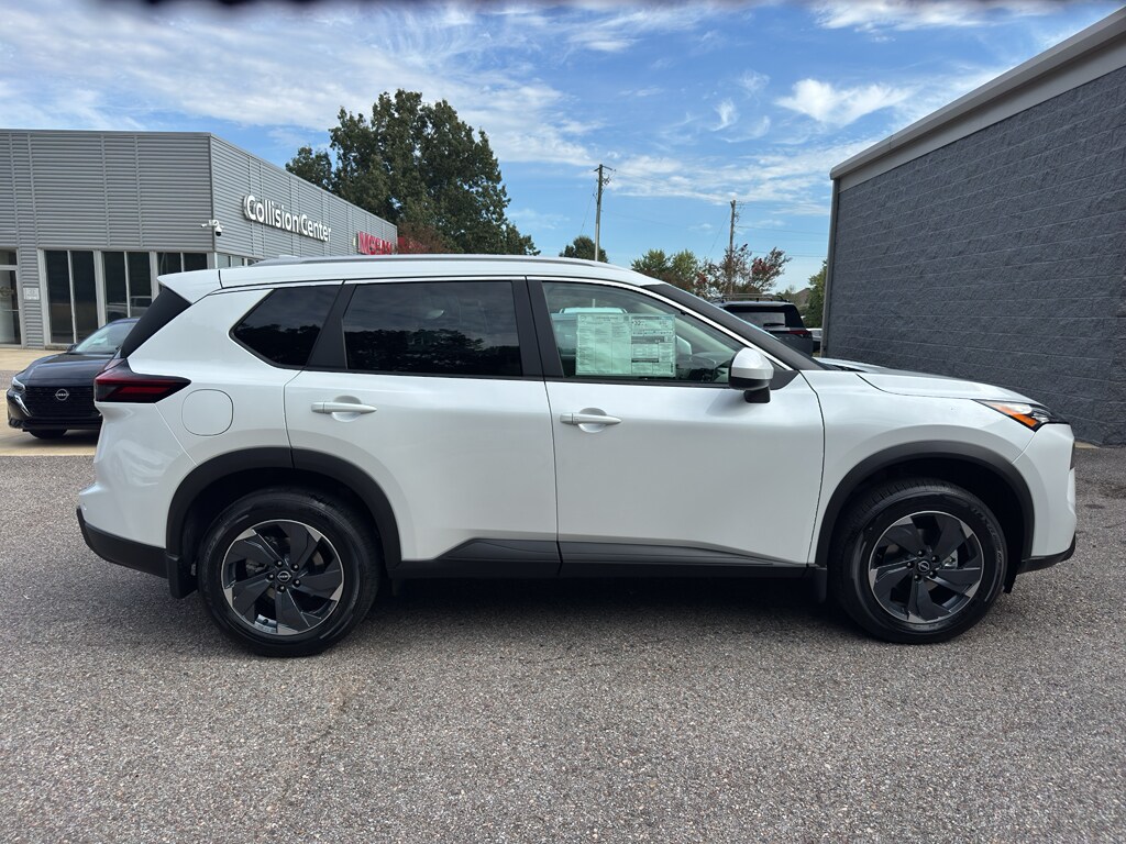 2026 Nissan Rogue SV photo 2