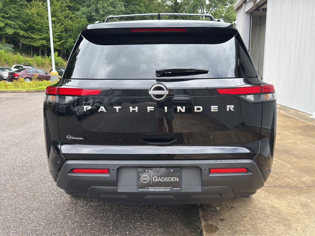 2025 Nissan Pathfinder SV - Photo 11