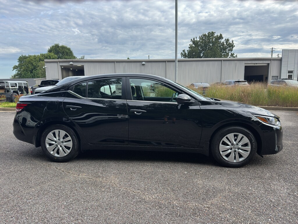2025 Nissan Sentra S photo 2