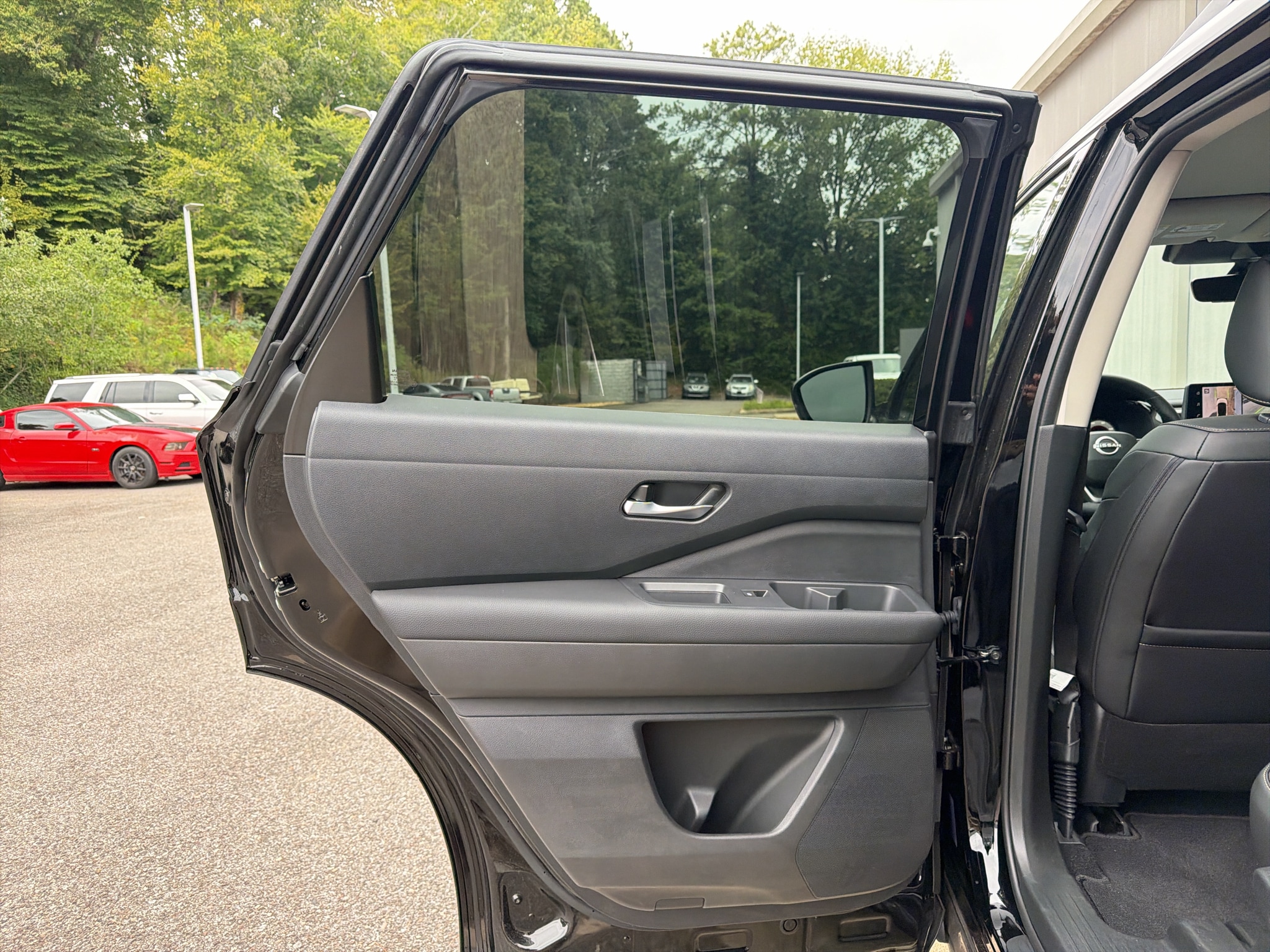 2026 Nissan Pathfinder SL - Photo 12