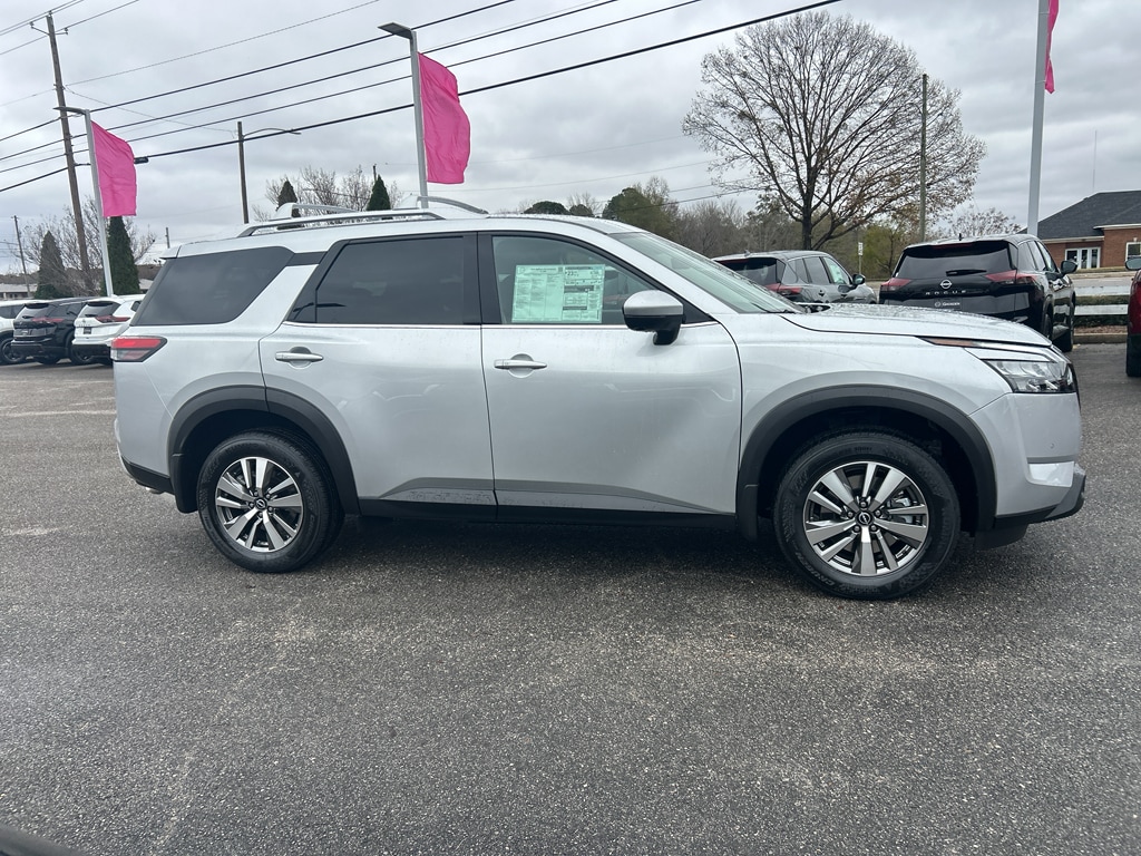 New 2025 Nissan Pathfinder SL Sport Utility