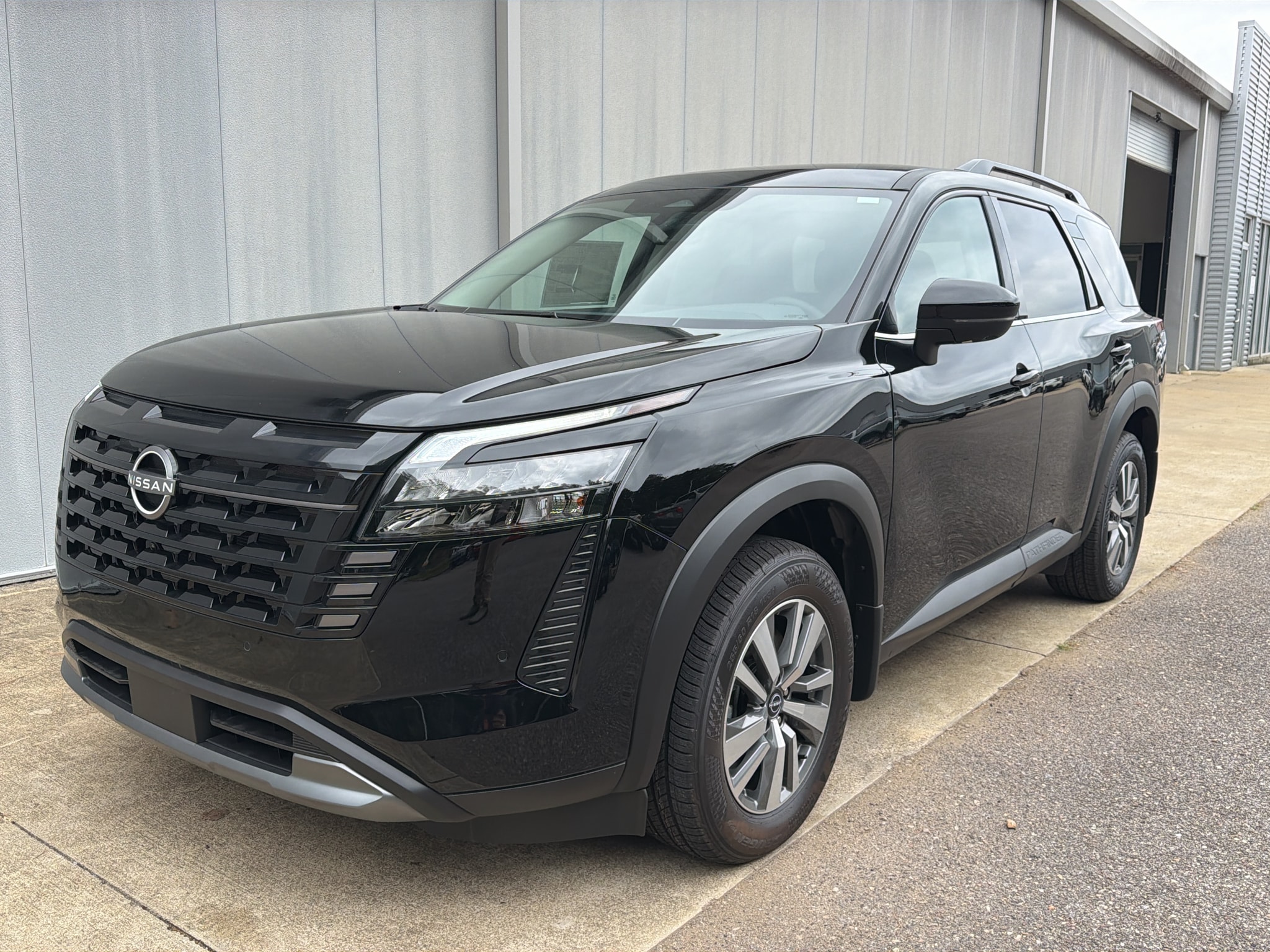 2026 Nissan Pathfinder SL - Photo 8