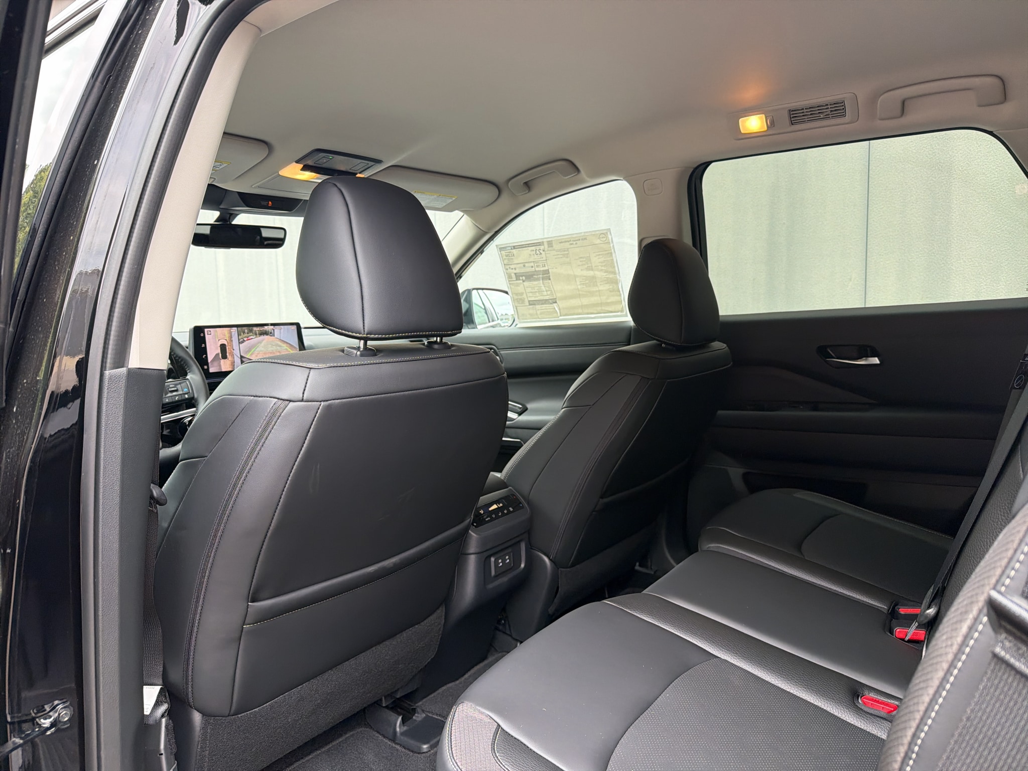 2026 Nissan Pathfinder SL - Photo 13