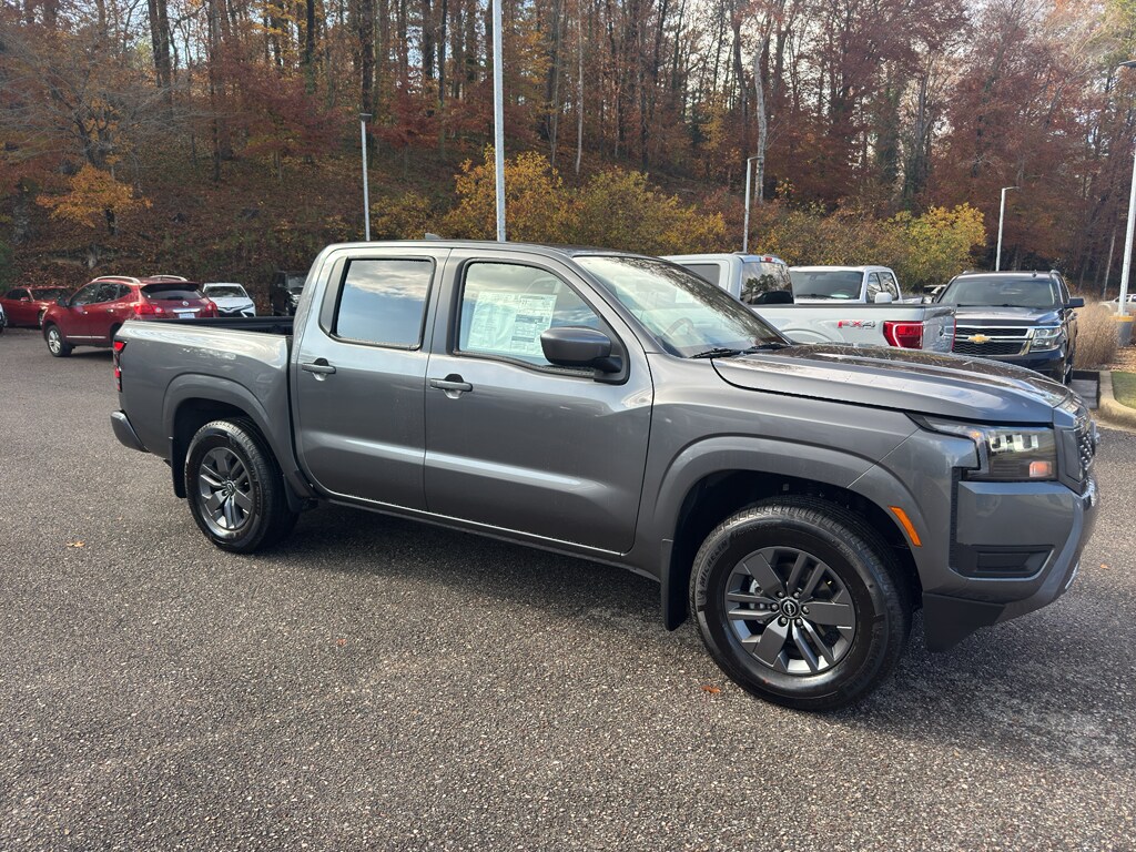 2026 Nissan Frontier SV Crew Cab photo 2