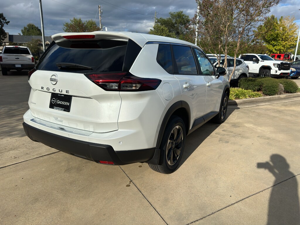 2026 Nissan Rogue SV photo 3