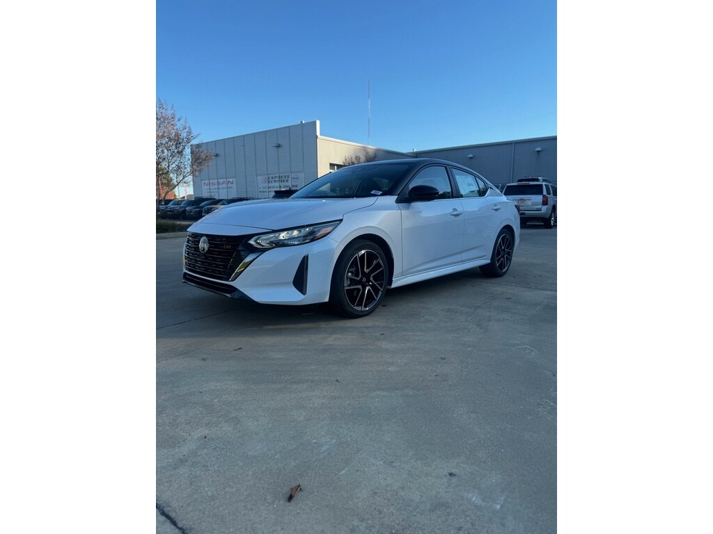 2025 Nissan Sentra SR photo 2