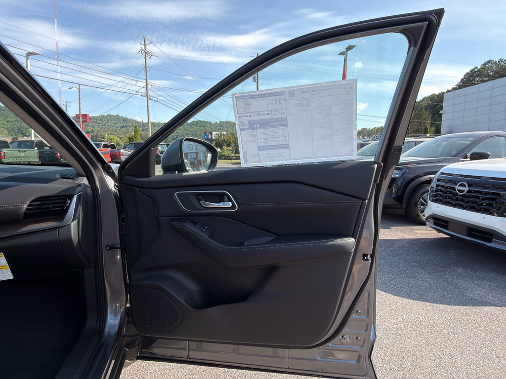 2026 Nissan Rogue Platinum - Photo 16