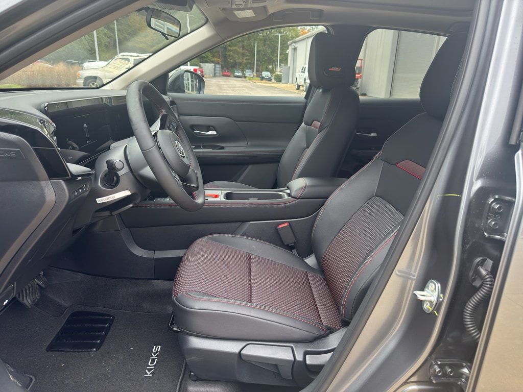 2026 Nissan KICKS SR - Photo 13