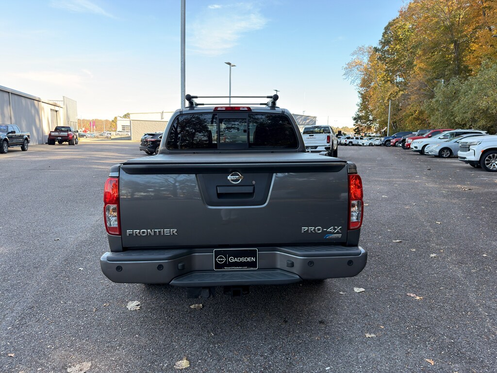 2019 Nissan Frontier PRO-4X Crew Cab photo 2