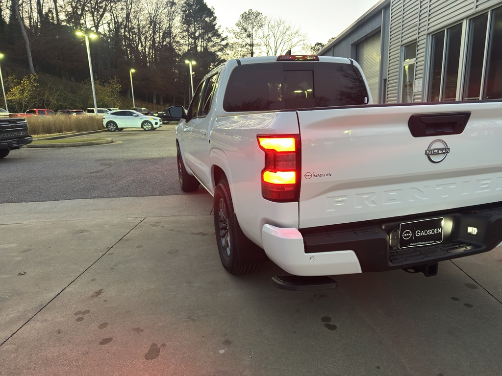 2026 Nissan Frontier SV - Photo 9