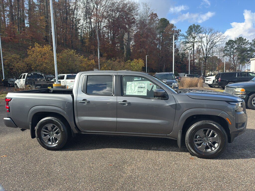 2026 Nissan Frontier SV Crew Cab photo 3