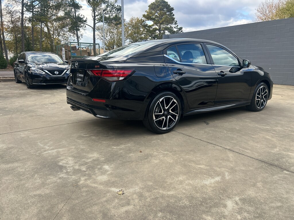 2025 Nissan Sentra SR photo 3
