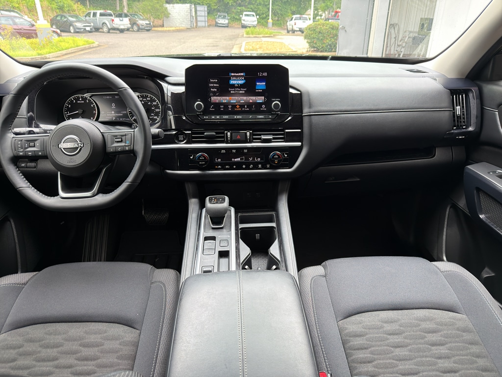 2025 Nissan Pathfinder SV - Photo 7