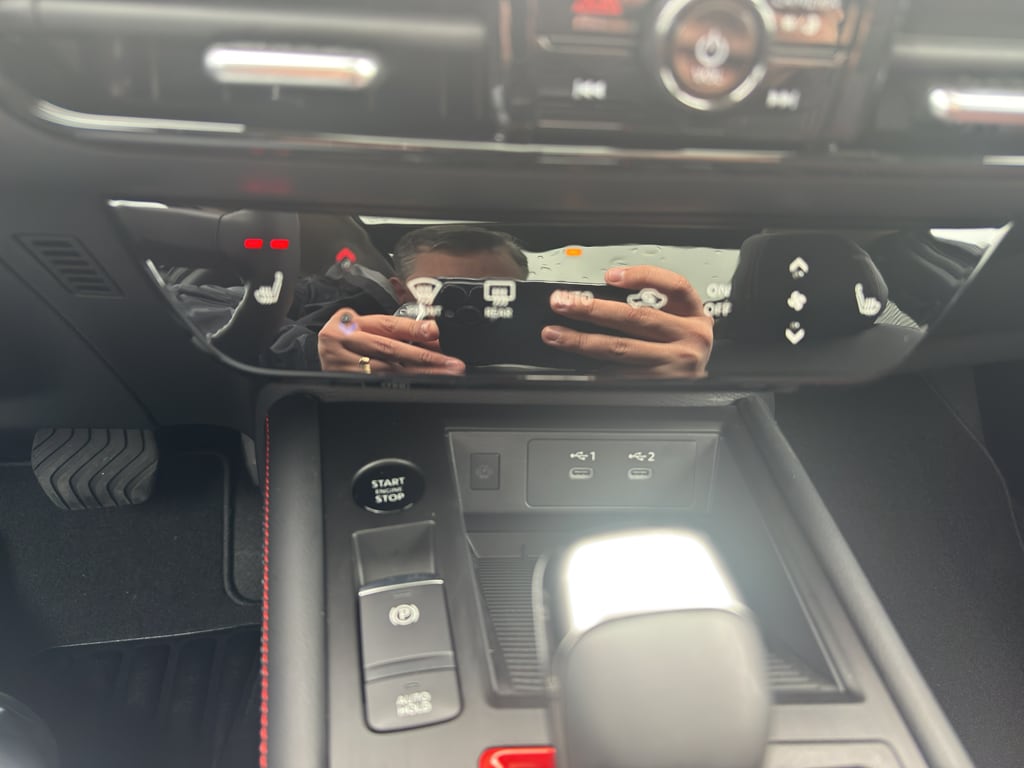 2026 Nissan KICKS SR - Photo 21
