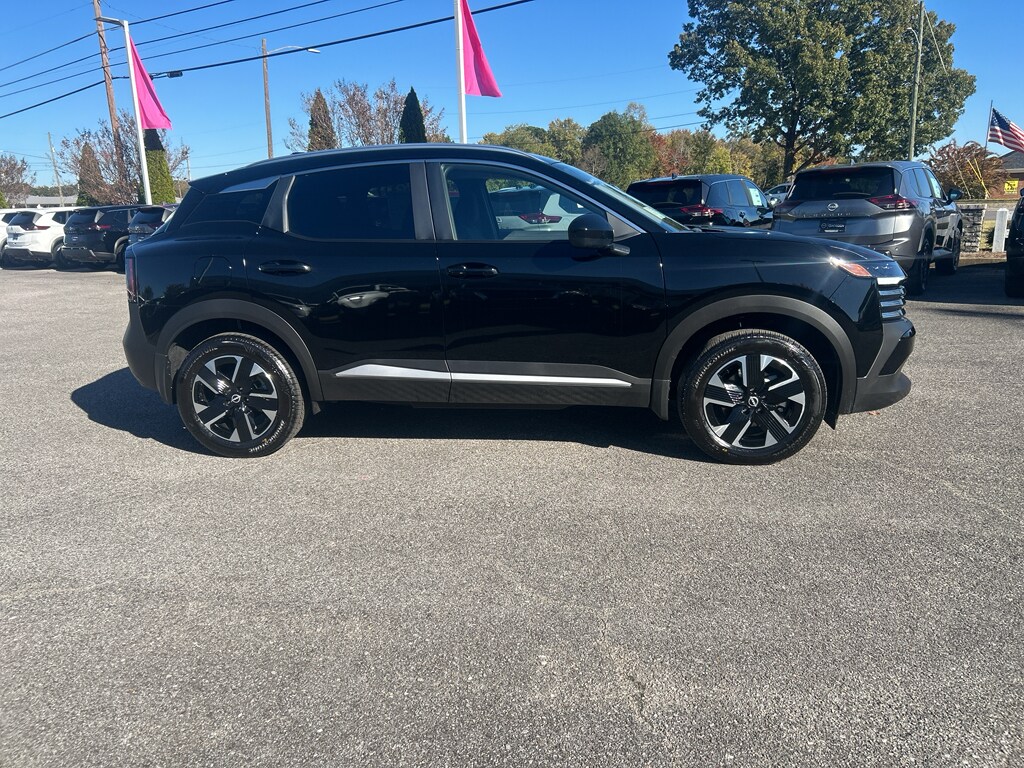 2026 Nissan Kicks SV photo 2