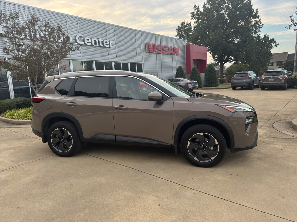 2024 Nissan Rogue SV photo 4
