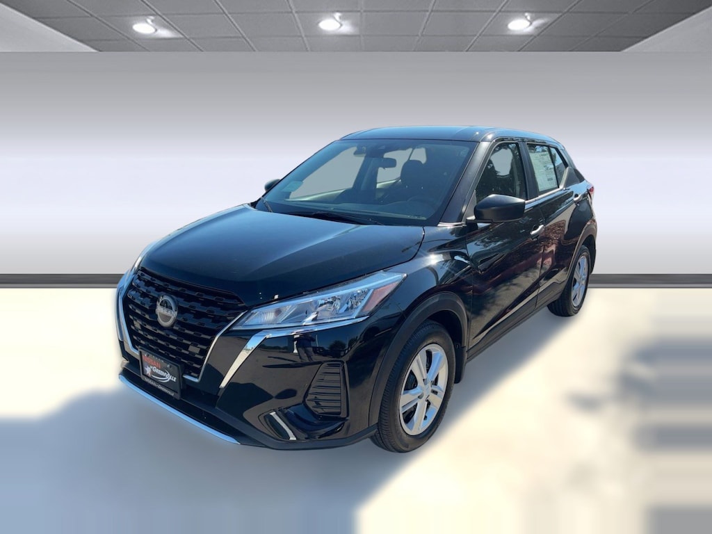 New 2025 Nissan Kicks Play S SUV