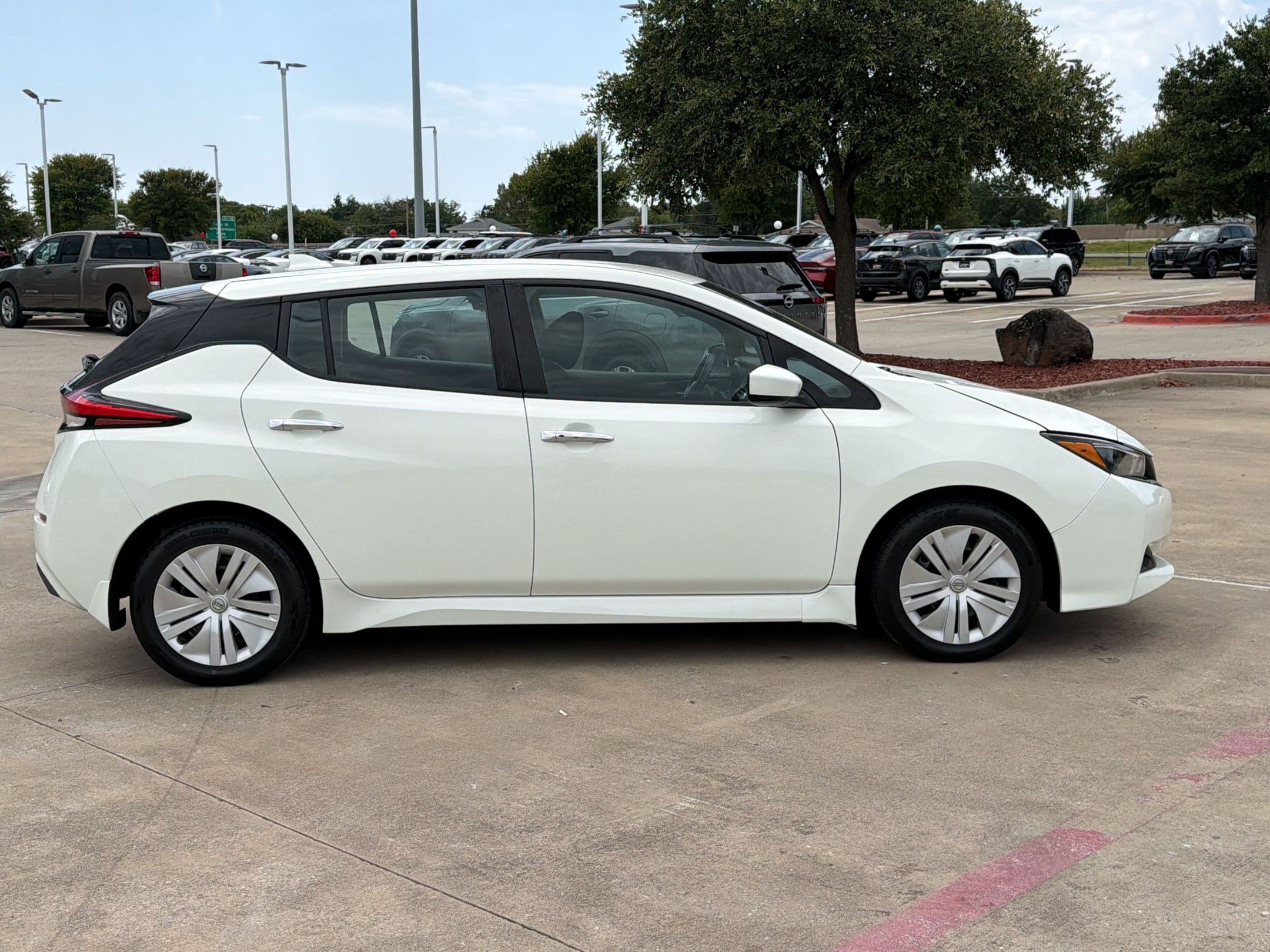 2023 Nissan Leaf S Hatchback