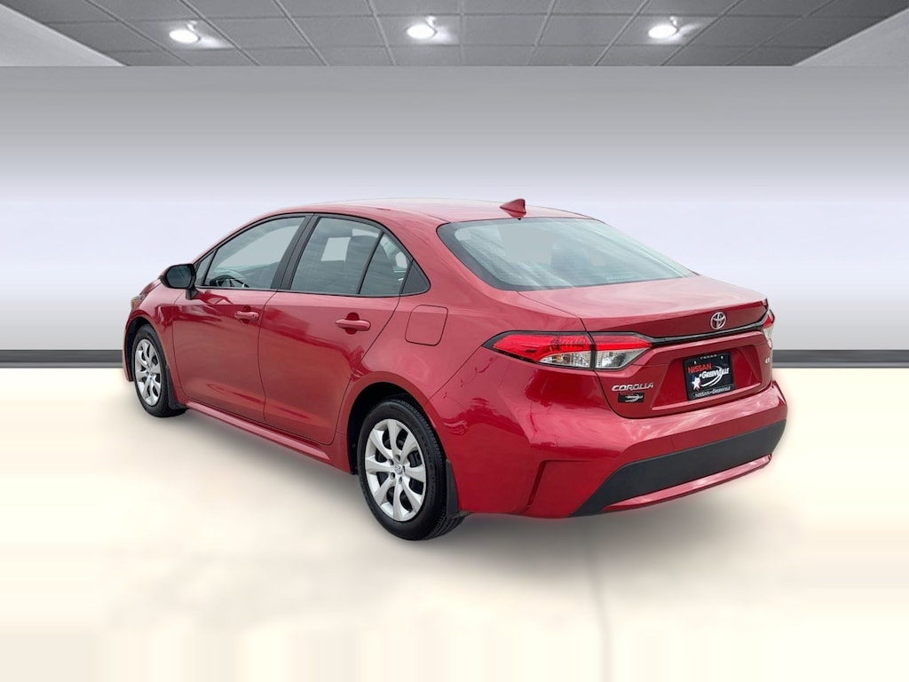 Used 2021 Toyota Corolla LE Sedan