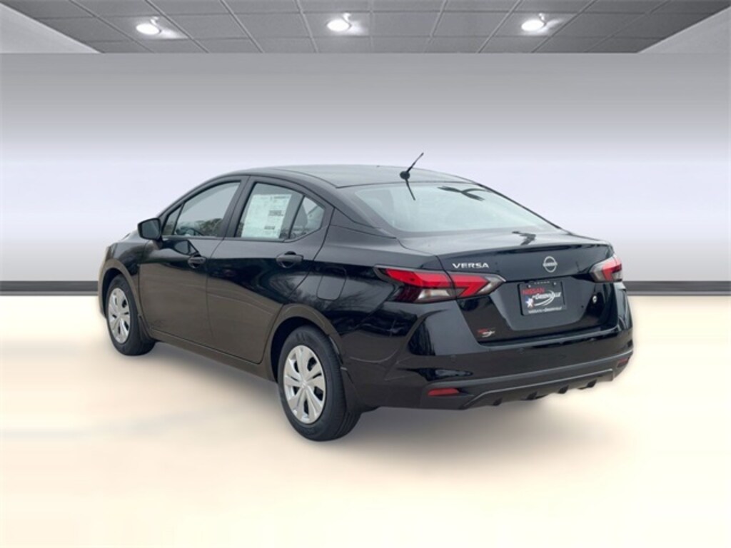 New 2025 Nissan Versa 1.6 S Sedan