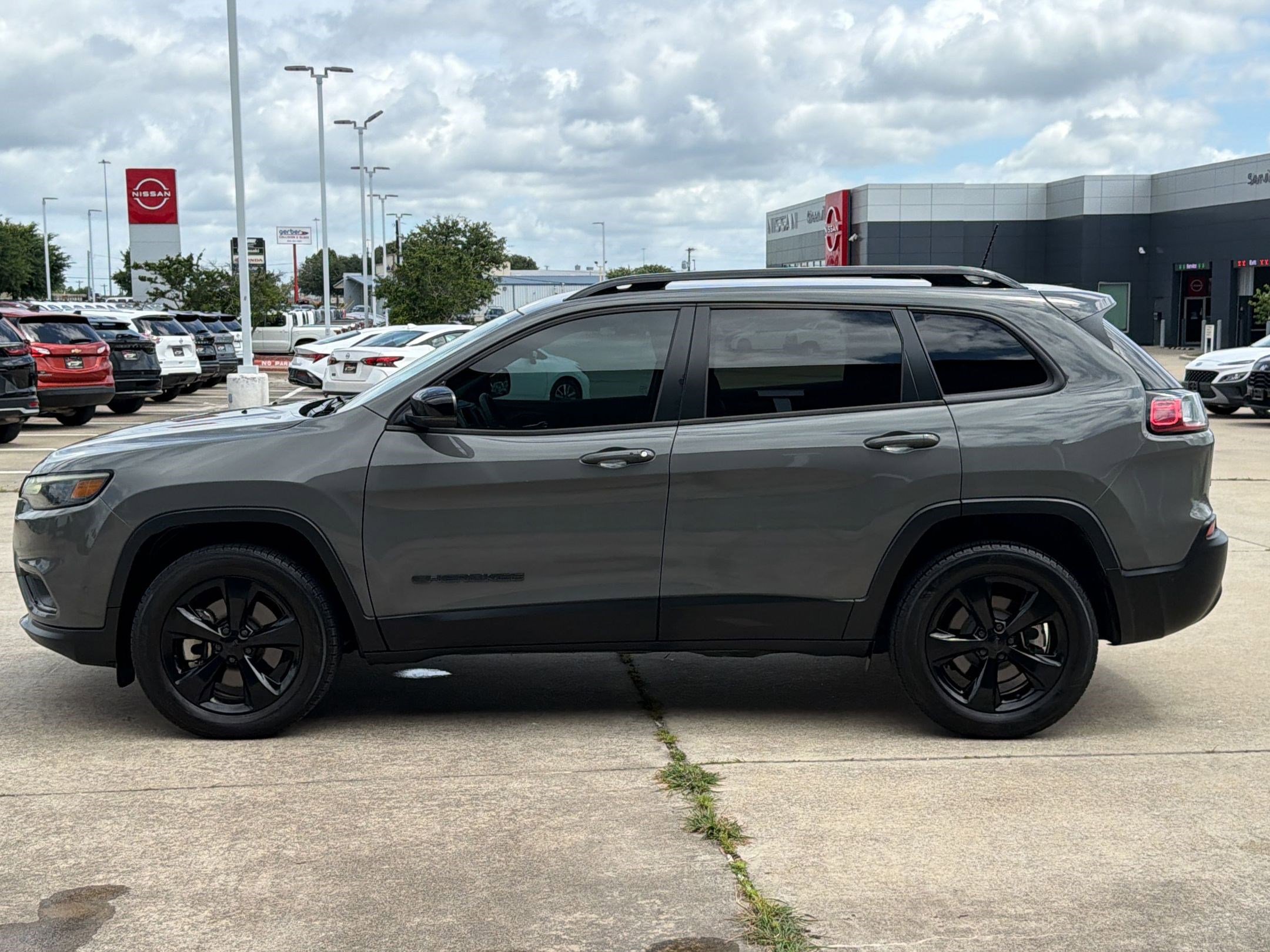Used 2023 Jeep Cherokee Altitude Lux with VIN 1C4PJMMB4PD107375 for sale in Greenville, TX