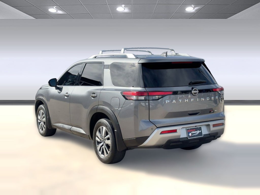 Used 2023 Nissan Pathfinder SL SUV