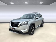 2025 Nissan Pathfinder Platinum SUV