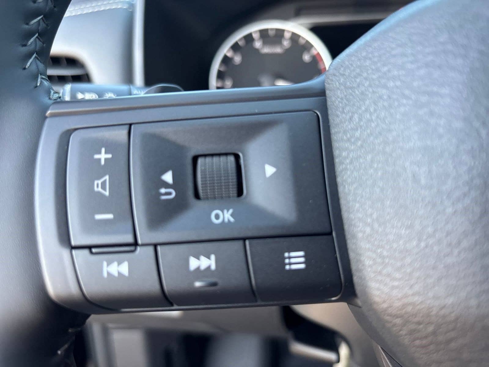 2026 Nissan Rogue SV - Photo 18