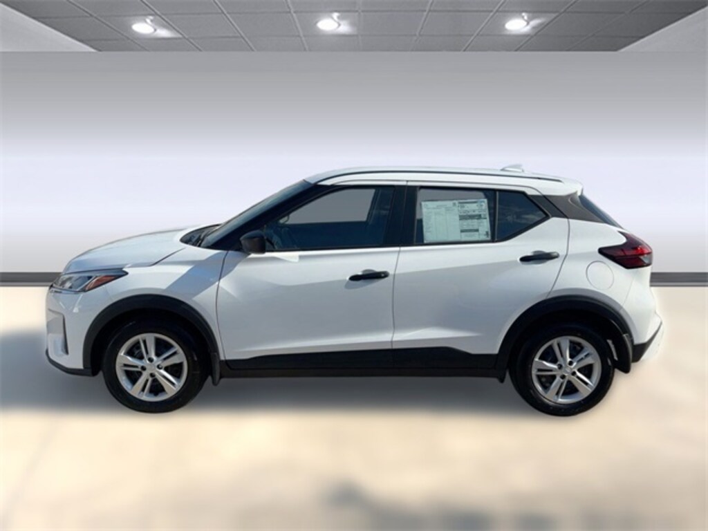 New 2025 Nissan Kicks Play S SUV