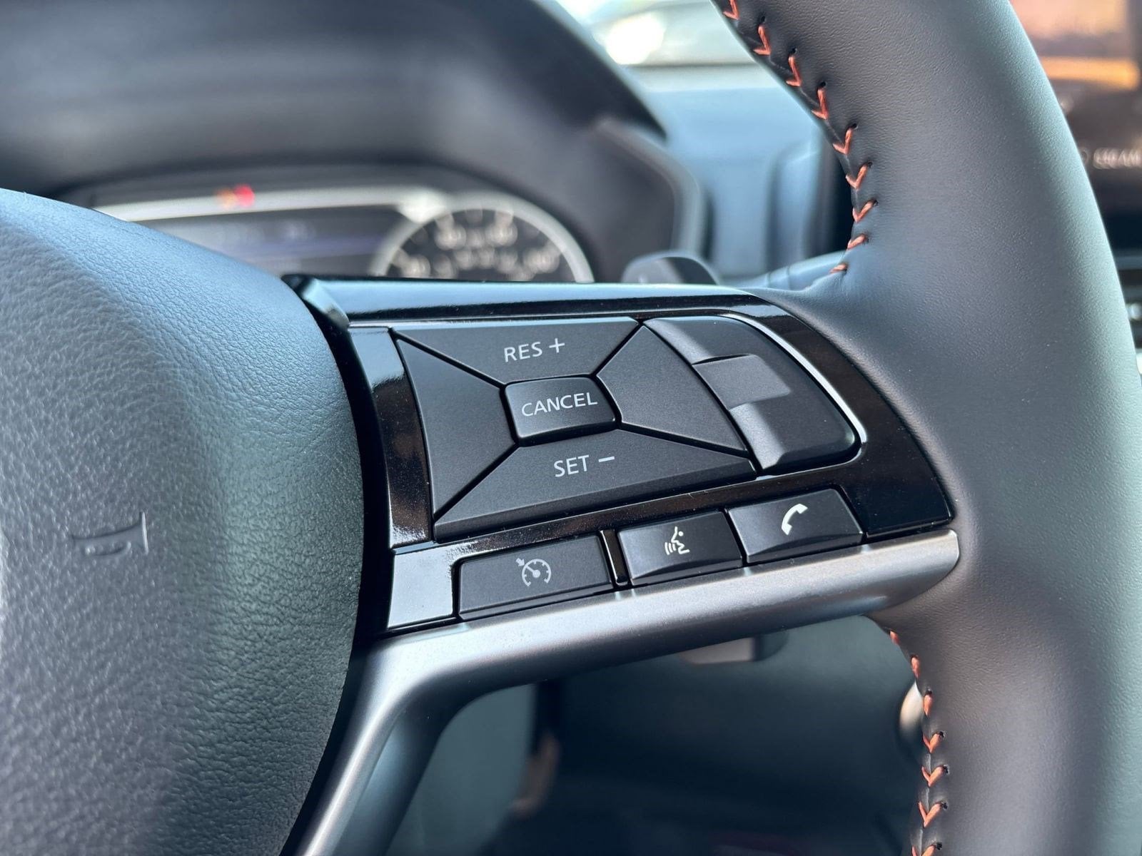 2025 Nissan Altima SR - Photo 25