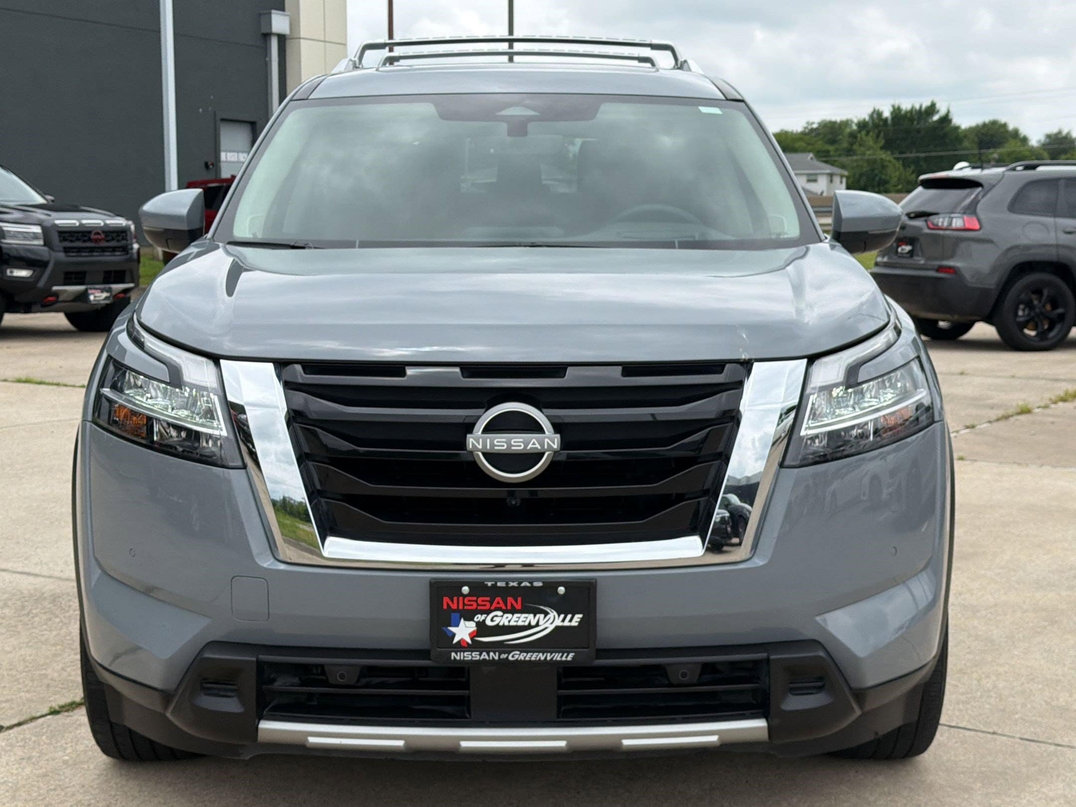 Pathfinder Platinum SUV