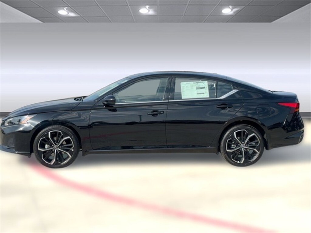 New 2025 Nissan Altima SR Sedan