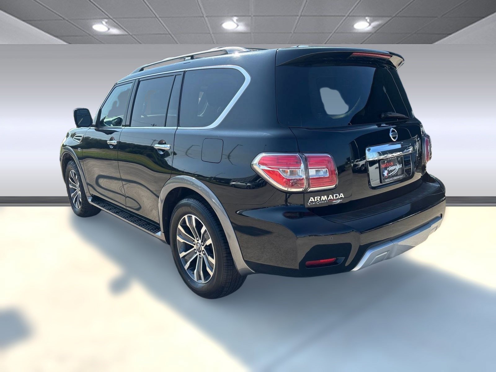 2017 Nissan Armada SL photo 2