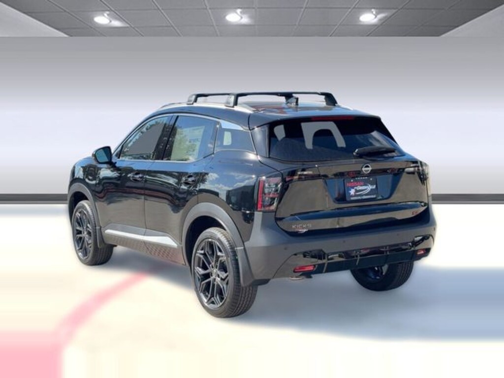 New 2026 Nissan Kicks SR SUV
