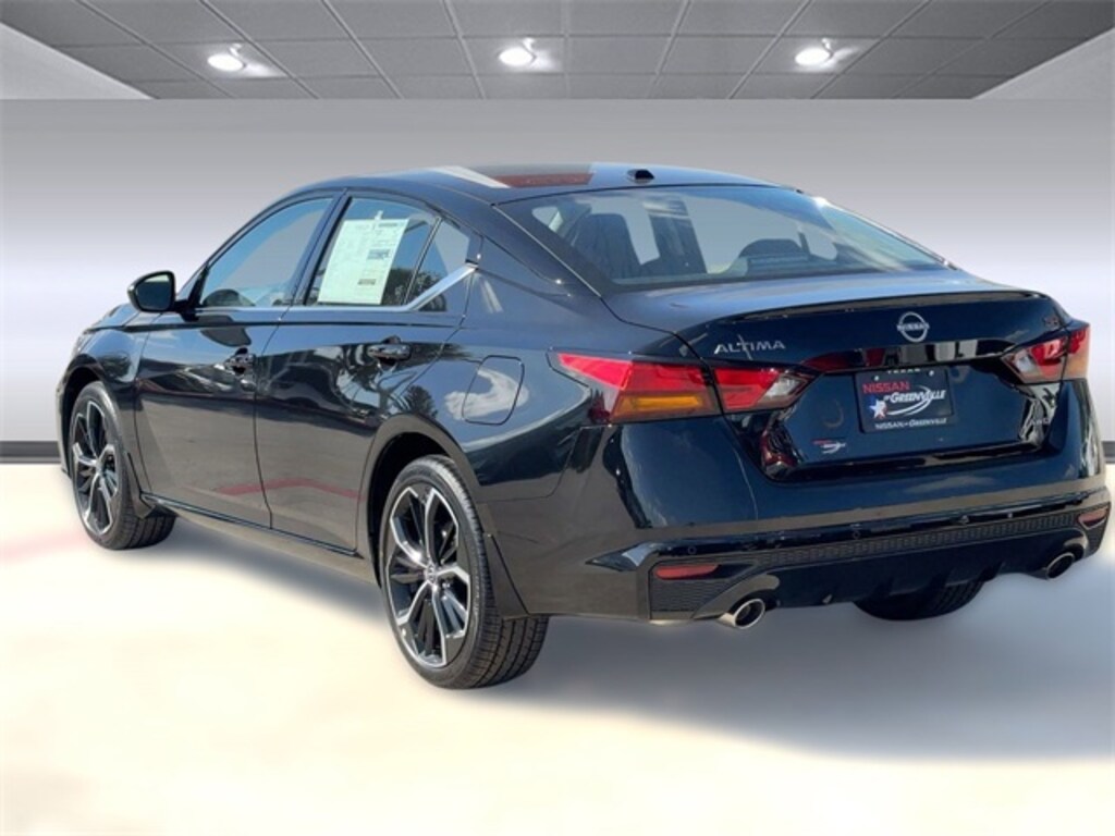 New 2025 Nissan Altima SR Sedan