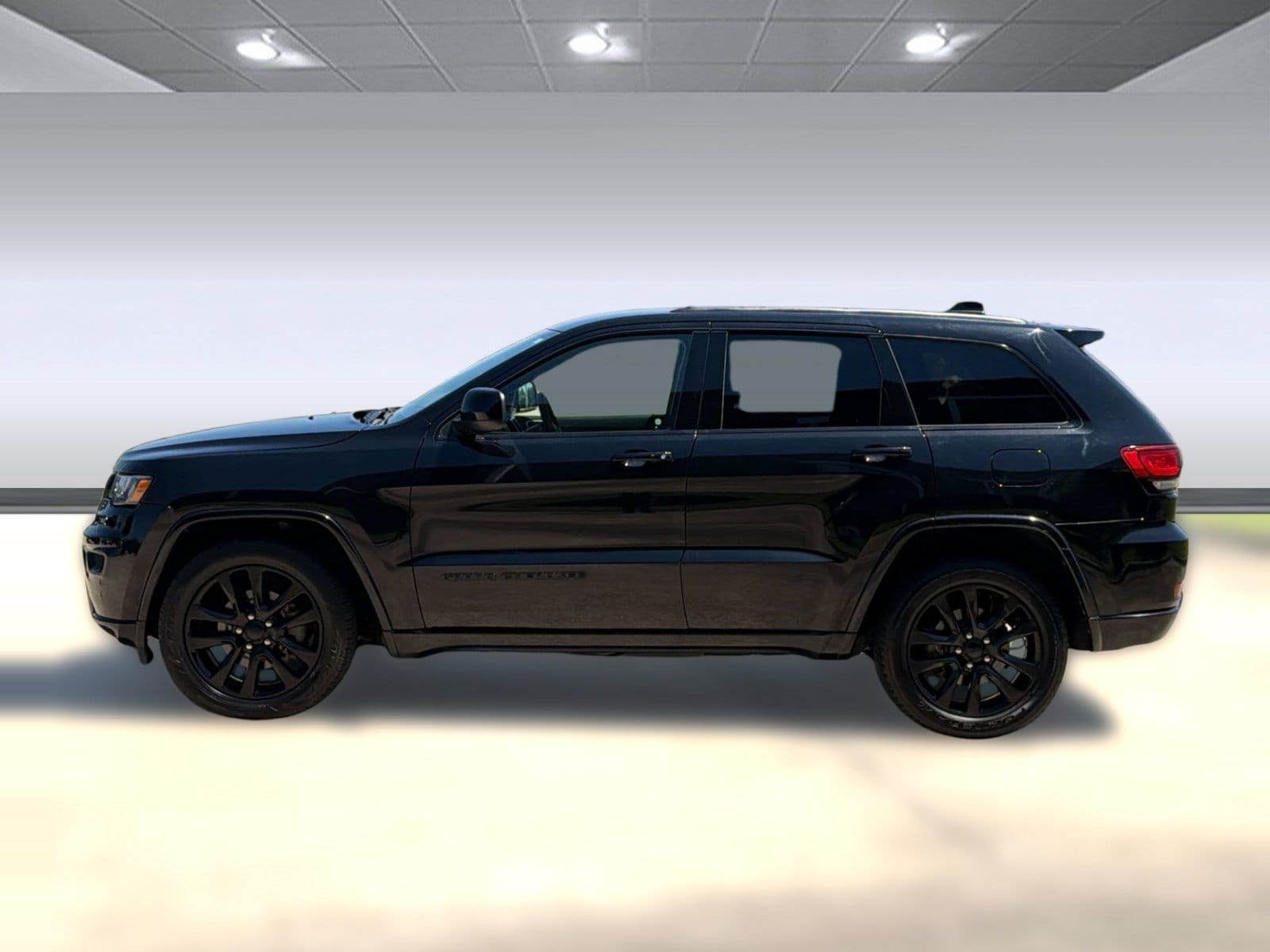 Used 2017 Jeep Grand Cherokee Altitude with VIN 1C4RJFAG6HC866654 for sale in Greenville, TX