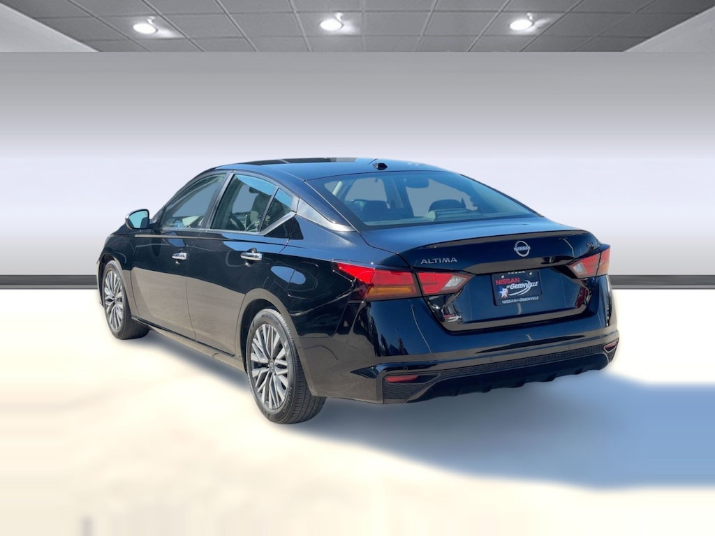 Used 2024 Nissan Altima 2.5 SV Sedan