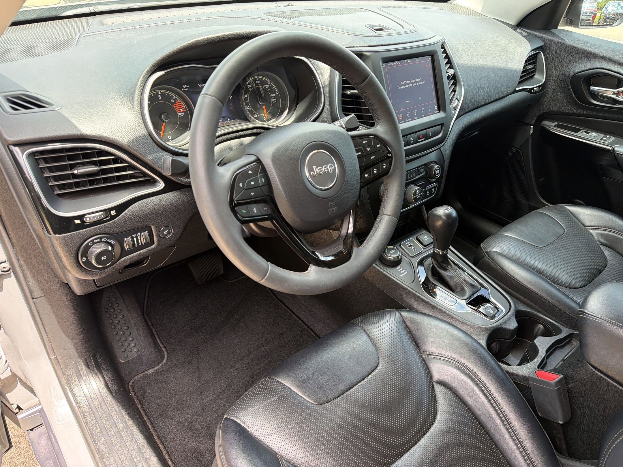 Cherokee Altitude Lux SUV